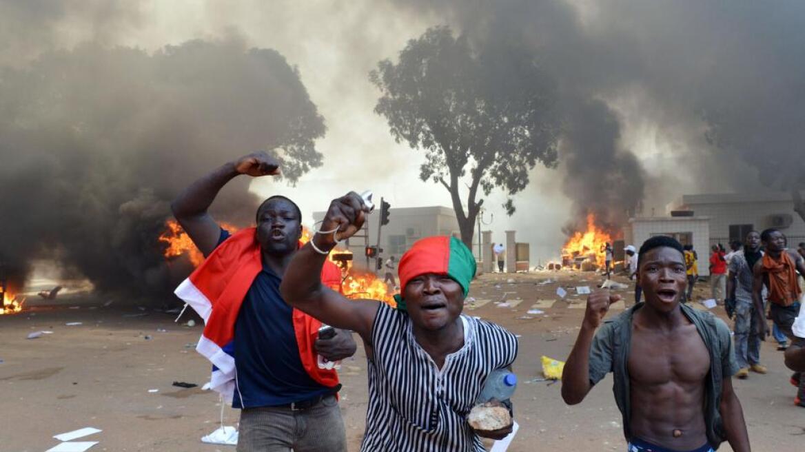 Μπουρκίνα Φάσο: Στο χάος η πρωτεύουσα - Λεηλασίες σε υπουργεία και μαγαζιά
