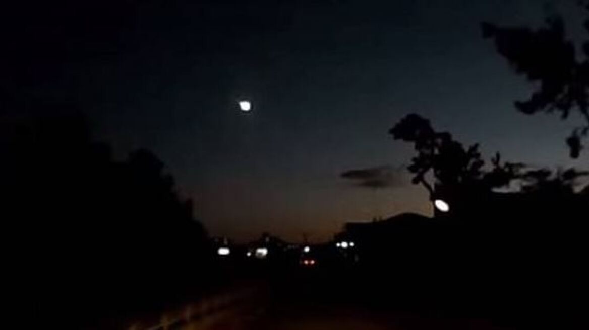 Βίντεο: Φλεγόμενο μετέωρο «φωτίζει» τον ουρανό της Ιαπωνίας