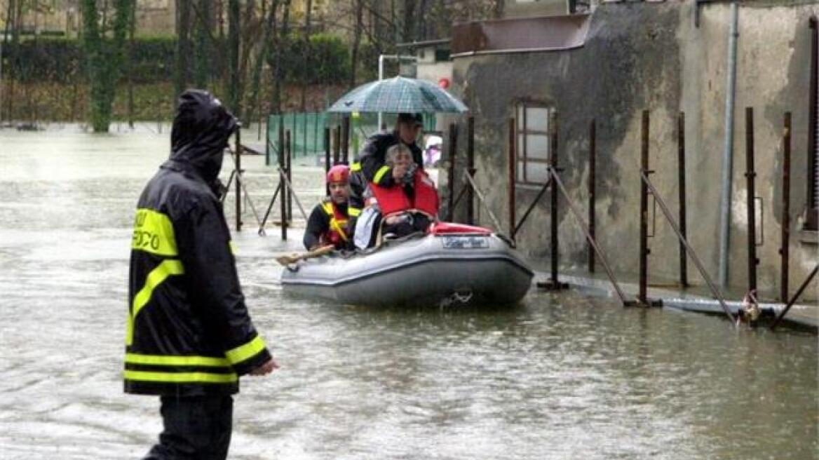 Ιταλία: Υπερχείλισαν δύο ποταμοί στην Καρράρα 