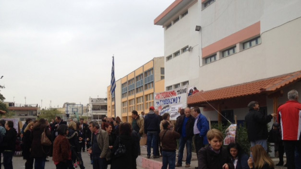 Θεσσαλονίκη: Συμπλοκή δασκάλων με εξωσχολικούς