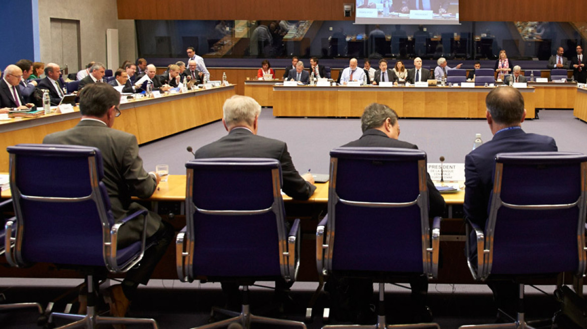 Eurogroup: Μεγάλες πιέσεις από δανειστές - «Χαλαρή» παρακολούθηση ζητά ο Χαρδούβελης
