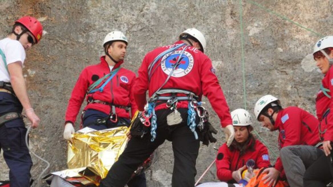 Διάσωση 58χρονου πεζοπόρου στον Όλυμπο - Είχε πέσει σε χαράδρα βάθους 500 μέτρων