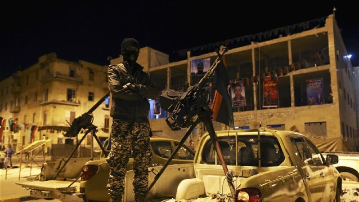 Λιβύη: Αντάρτες απειλούν με απόσχιση των ανατολικών επαρχιών της