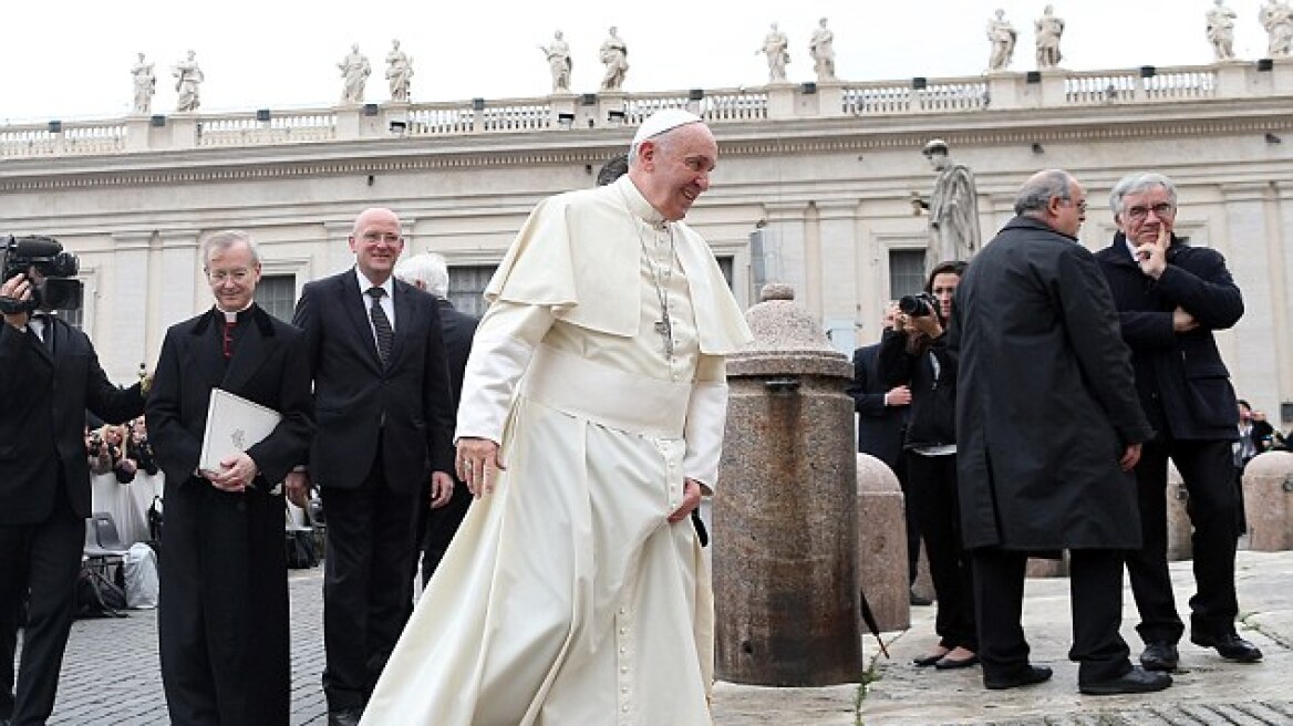 Πάπας Φραγκίσκος: Βγάζει σε λοταρία τα δώρα που του χάρισαν οι διάσημοι φίλοι του