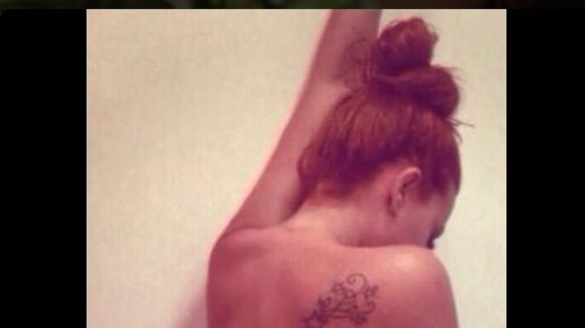 Topless στο instagram η Σίσσυ Χρηστίδου