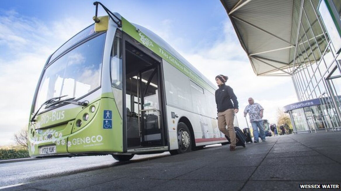 Βρετανία: Αυτό είναι το πρώτο λεωφορείο που κινείται με ανθρώπινα απόβλητα