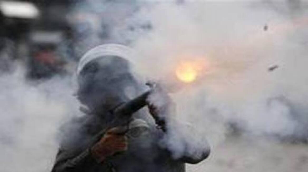Αίγυπτος:  Δακρυγόνα  και συλλήψεις σε πορεία για τις διαδηλώσεις του 2011	