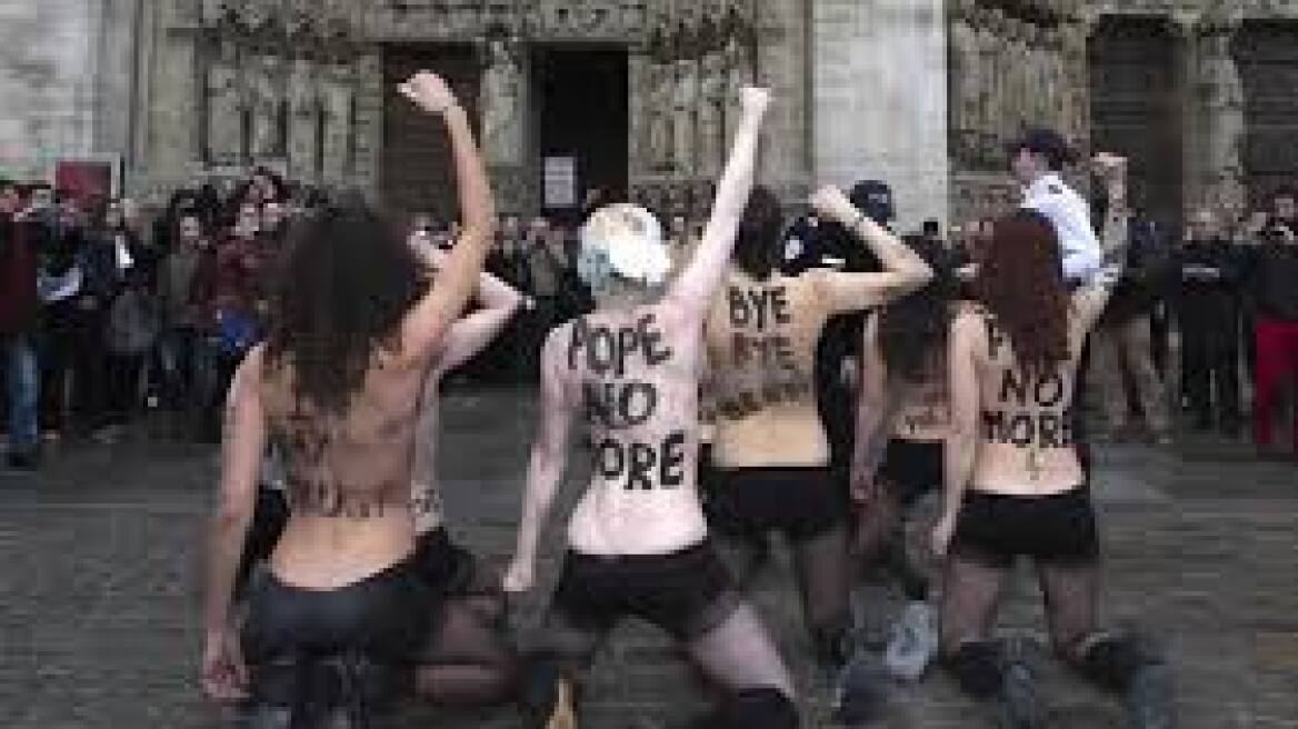 Βίντεο: Οι γυμνόστηθες Femen «απήγαγαν» ιερέα!