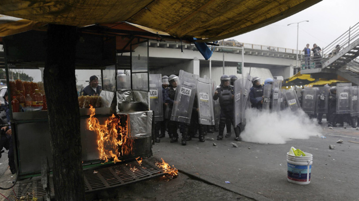 Μεξικό: Συνεχίζονται οι ογκώδεις διαδηλώσεις για τους φοιτητές 