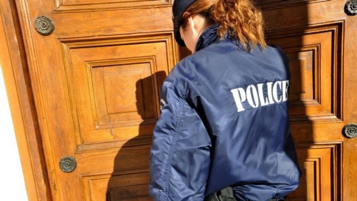 Θεσσαλονίκη: Παρίστανε την αστυνομικό για να κλέψει μια τσάντα