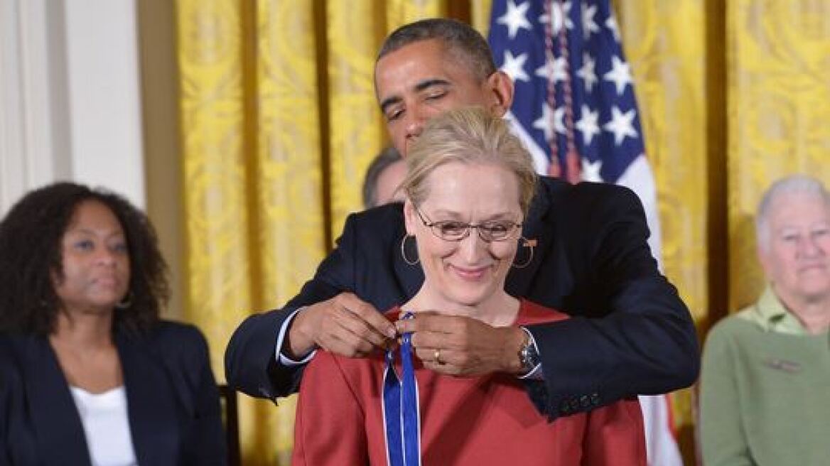 ΗΠΑ: Με το μετάλλιο της Ελευθερίας τιμήθηκαν οι Μέριλ Στριπ, Στίβι Γουόντερ και Έθελ Κένεντι