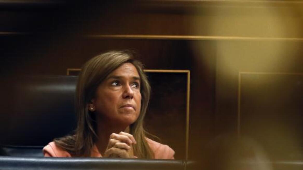 Ισπανία: Παραιτήθηκε η υπουργός Υγείας για τα «δώρα» που πήρε ο πρώην σύζυγός της