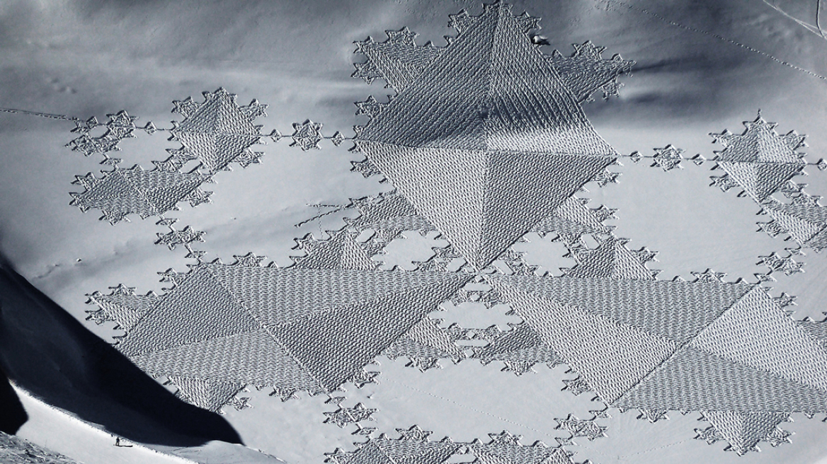 «Κεντήματα στο χιόνι»: Δείτε τα μοναδικά έργα τέχνης που έφτιαξε ένας άνθρωπος!