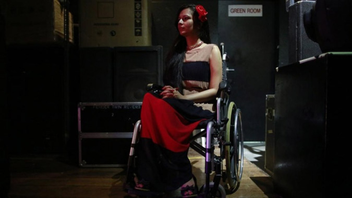 Φωτογραφίες που συγκινούν: Καλλιστεία «Mis Wheelchair 2014» στο Μουμπάι!