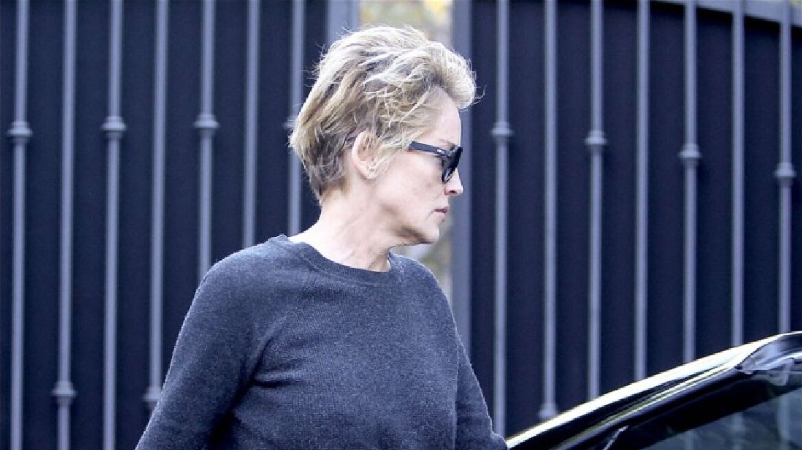 Sharon Stone: Βόλτα χωρίς ίχνος μακιγιάζ