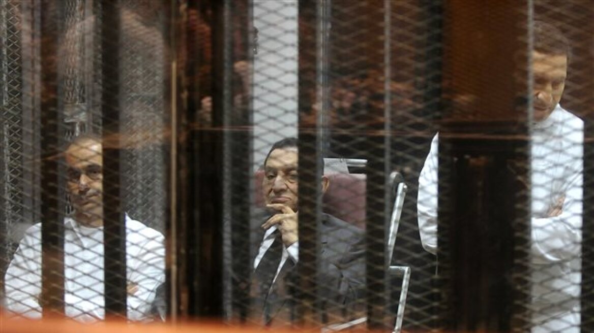 Επεισόδια μετά την απαλλαγή Μουμπάρακ στο Κάιρο   