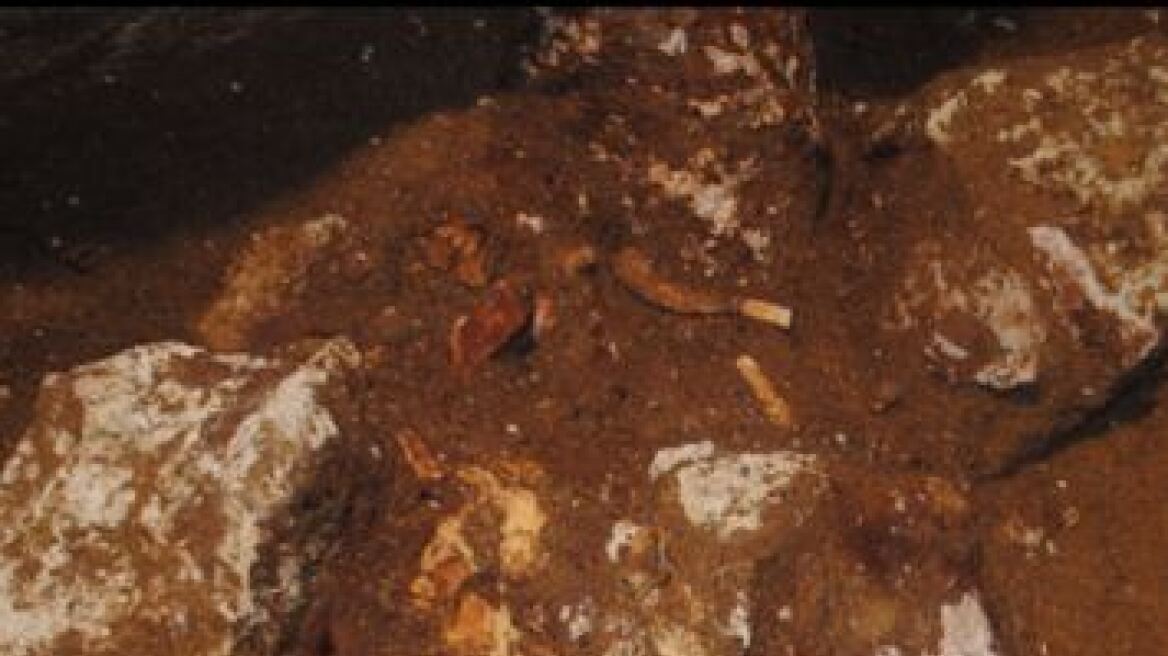 Δείτε νέα φωτογραφία του σκελετού της Αμφίπολης