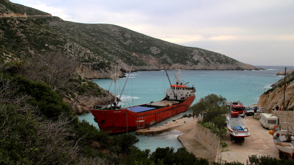 Κέρκυρα: Προσάραξη τούρκικου πλοίου με λαθραία τσιγάρα