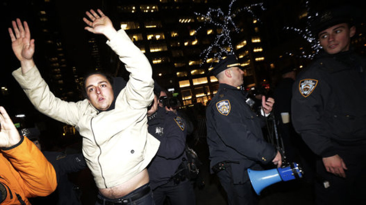 Επεισόδια στη Νέα Υόρκη μετά την αθώωση και δεύτερου αστυνομικού