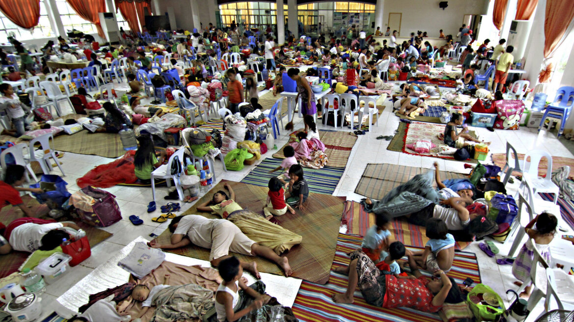 Ένα εκατομμύριο οι άστεγοι στις Φιλιππίνες από τον τυφώνα Χόγκπιτ