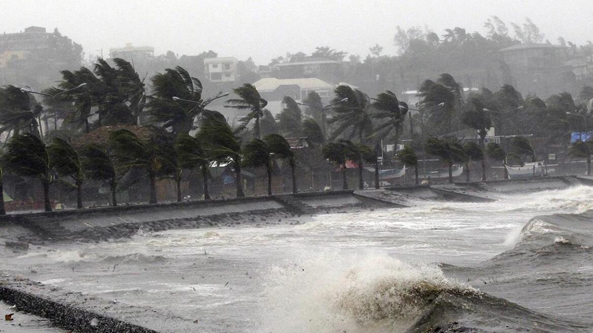 Φιλιππίνες: Σαρώνει ο τυφώνας Χαγκουπίτ, στους 21 οι νεκροί