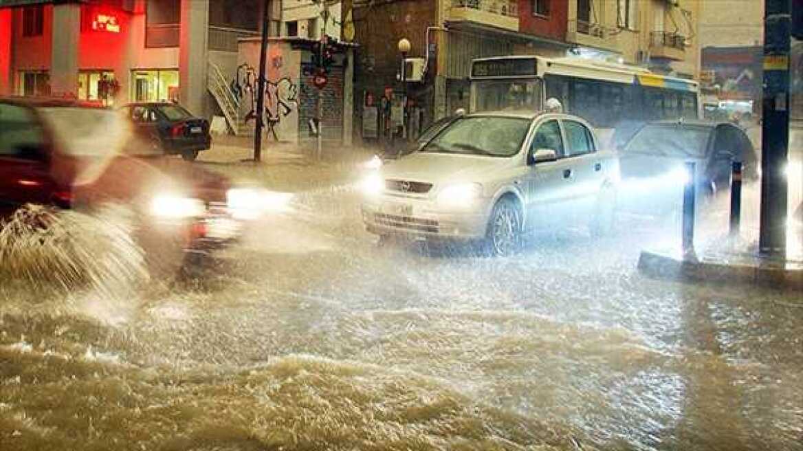 Θεσσαλονίκη: Πού έχει κοπεί η κυκλοφορία λόγω υπερχείλισης υδάτων  