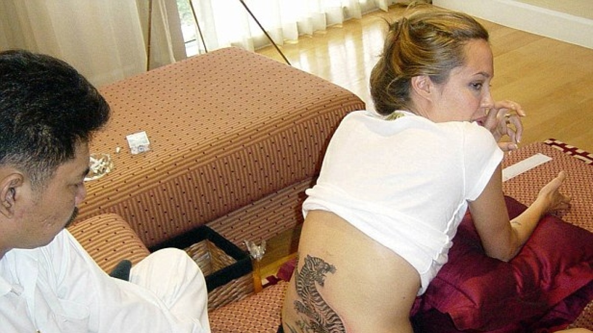 Angelina Jolie: Τα παιδιά μου θέλουν κι αυτά τατουάζ - Ο Βrad έχει φρικάρει 