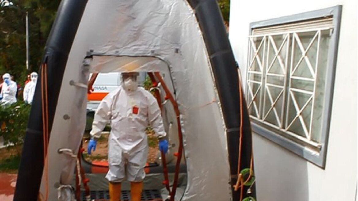 ΠΟΥ: Ξεπέρασαν τους 7.000 οι νεκροί από τον Έμπολα