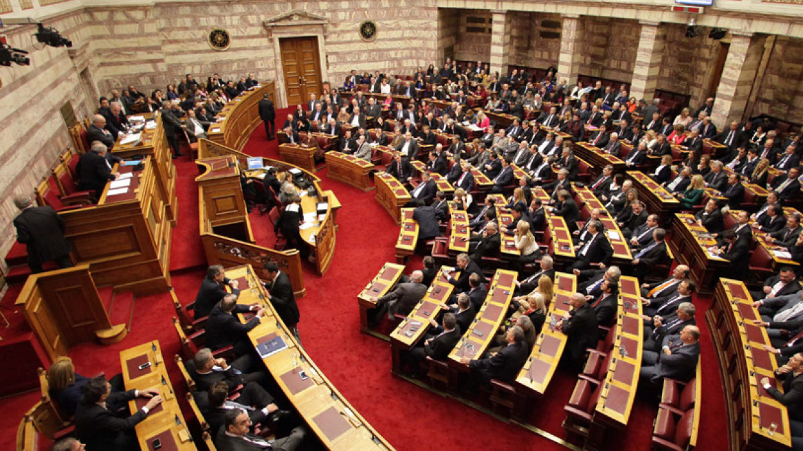 Ρεκόρ στη Βουλή: Ψηφίστηκαν νομοσχέδιο και 39 τροπολογίες σε ένα βράδυ