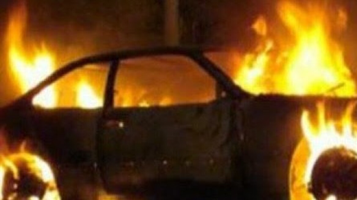 Ηράκλειο: Αυτοκίνητο τυλίχτηκε στις φλόγες