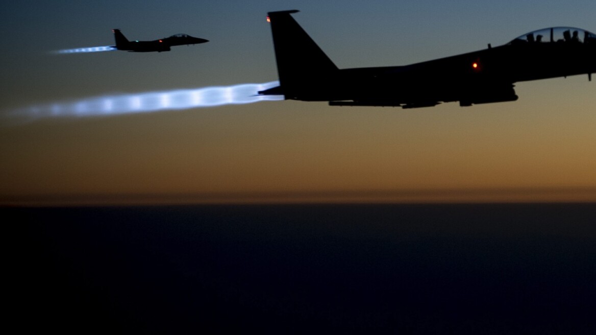 Αεροπορικές επιδρομές εναντίον του ΙΚ σε Ιράκ - Συρία