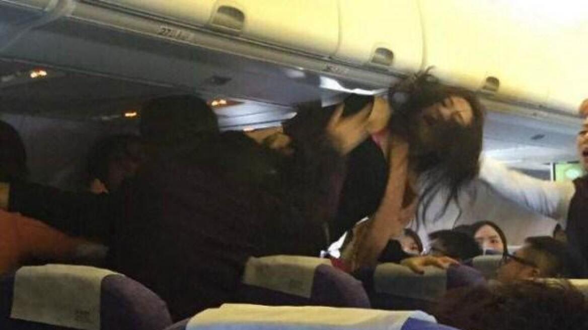 Κίνα: Σε ρινγκ μετατράπηκε αεροπλάνο εν πτήσει εξαιτίας ενός μωρού που έκλαιγε