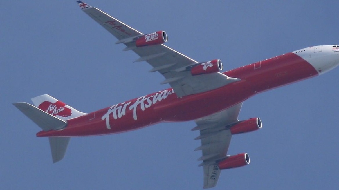 AirAsia: Πληροφορίες για αναγκαστική προσγείωση του Airbus στο νησί Belitung