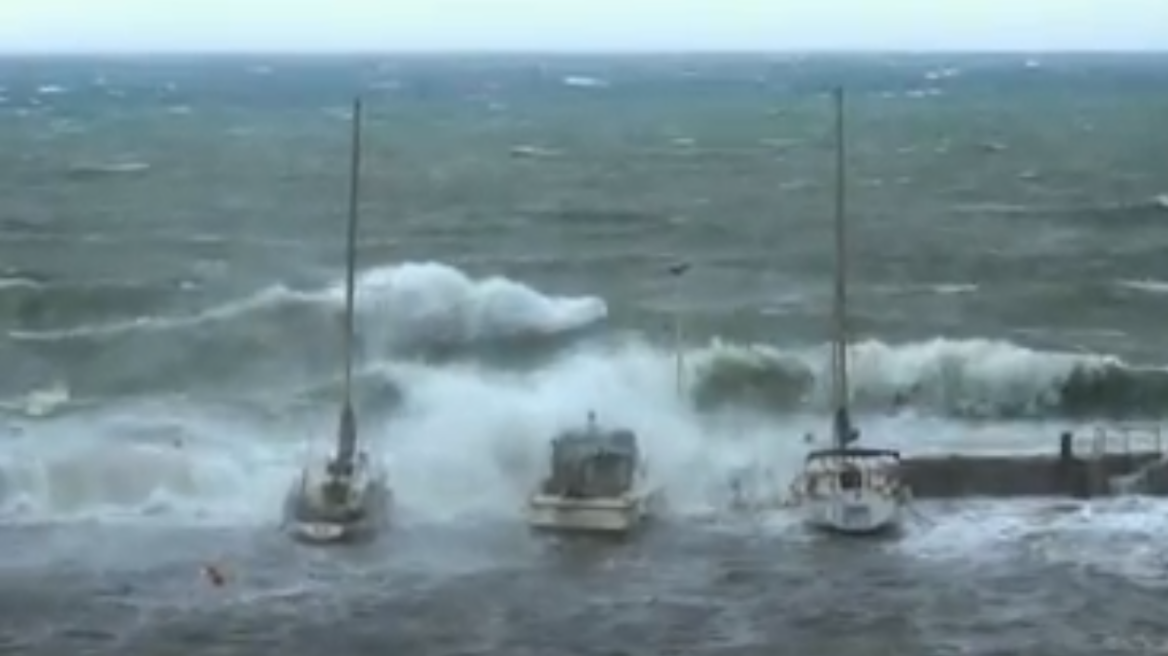 Βίντεο: Δείτε τη θαλασσοταραχή στην Κέρκυρα