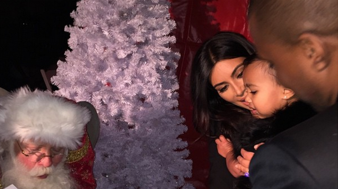 H Kim Kardashian πήγε την κόρη της στον Άι Βασίλη