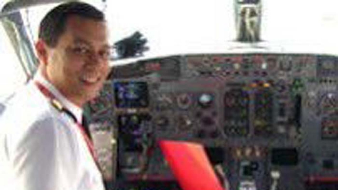 AirAsia: Το συγκινητικό μήνυμα της κόρης του πιλότου στον πατέρα της