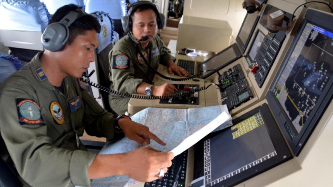 Πιθανότατα στον «πάτο του ωκεανού» το αεροσκάφος της AirAsia λένε οι Ινδονήσιοι