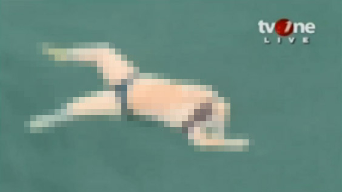 AirAsia: Σοκαριστικές φωτογραφίες από τα γυμνά πτώματα που επιπλέουν στη θάλασσα