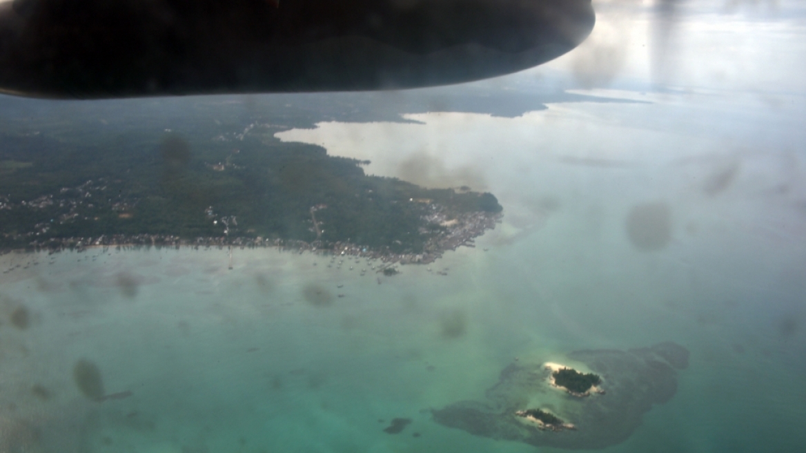 AirAsia: Ψάχνουν τα μαύρα κουτιά του αεροπλάνου στον βυθό του ωκεανού