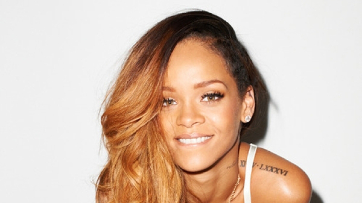 H Rihanna καρφώνει τους paparazzi με φωτογραφία του στήθους της