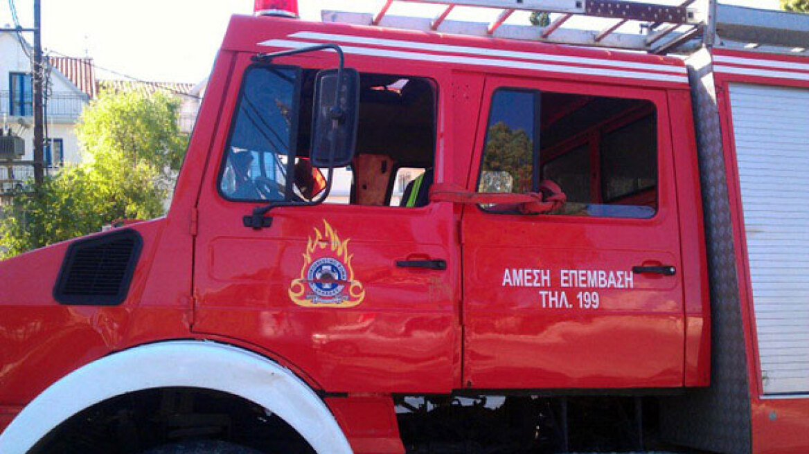 Κατασβέστηκε η φωτιά σε εγκαταλελειμμένο ξενοδοχείο στη Σωκράτους