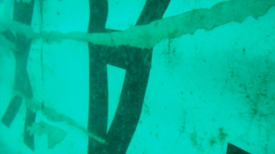 AirAsia: Οι πρώτες φωτογραφίες από τα συντρίμμια του αεροσκάφους στον βυθό της θάλασσας 