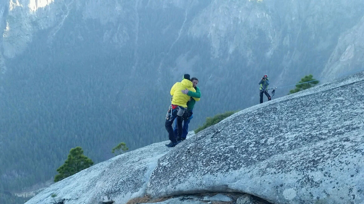 ΗΠΑ: Δύο ορειβάτες έκαναν αναρρίχηση μόνο με γυμνά χεριά