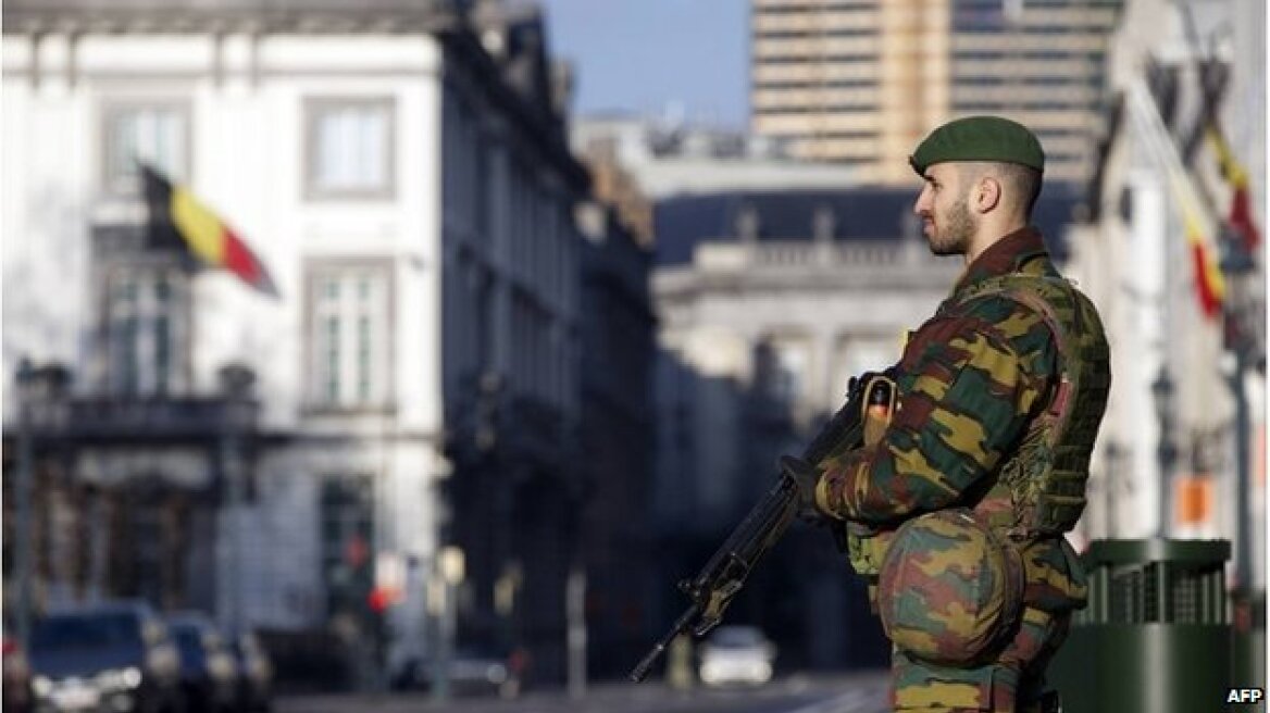 Βέλγιο: 300 στρατιώτες αναλαμβάνουν τη φύλαξη πιθανών στόχων τρομοκρατών