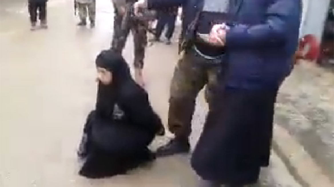Σοκ: Δημόσια εκτέλεση γυναίκας για μοιχεία στη Συρία