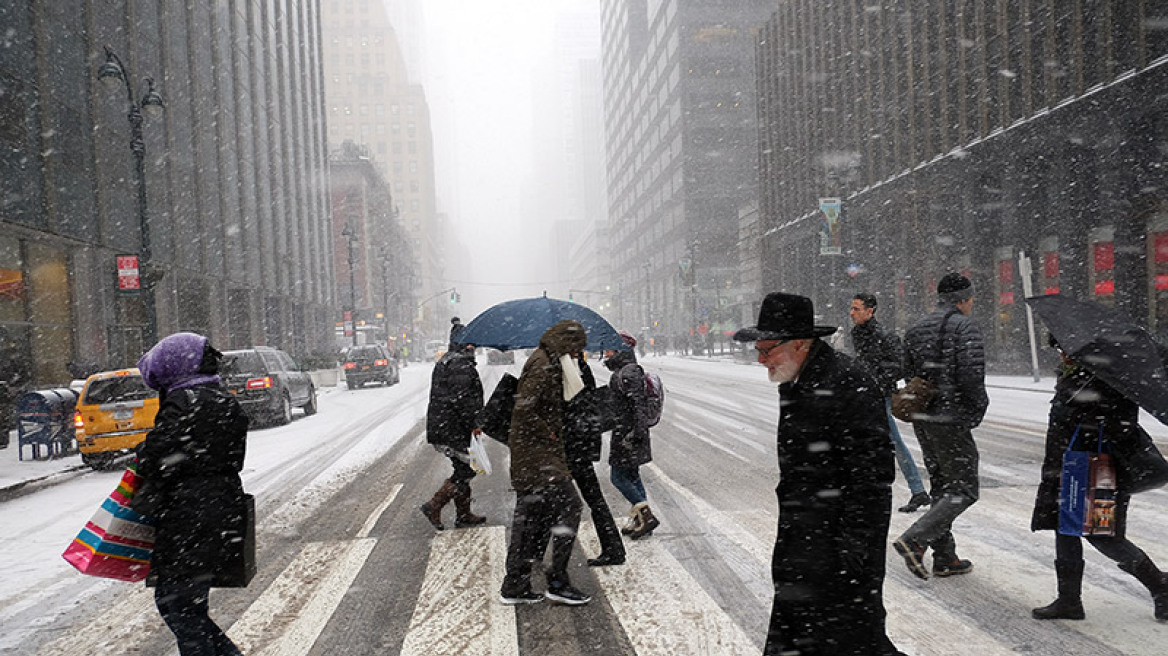 Χιονοθύελλα - «τέρας» χτυπά τη Νέα Υόρκη