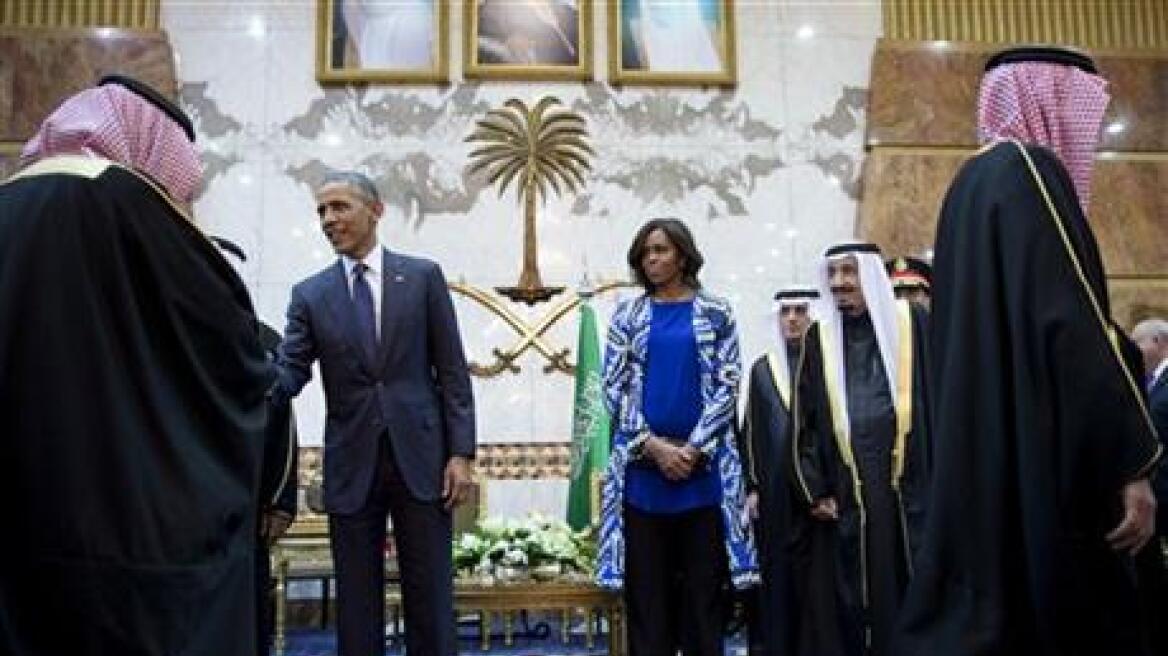 Η Μισέλ Ομπάμα τάραξε τους Σαουδάραβες με την εμφάνισή της