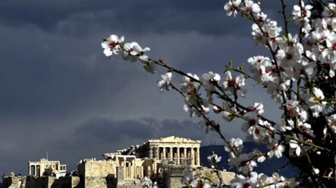 Να μειωθεί το χρέος της Ελλάδας στο μισό, προτείνει πρώην στέλεχος του ΔΝΤ