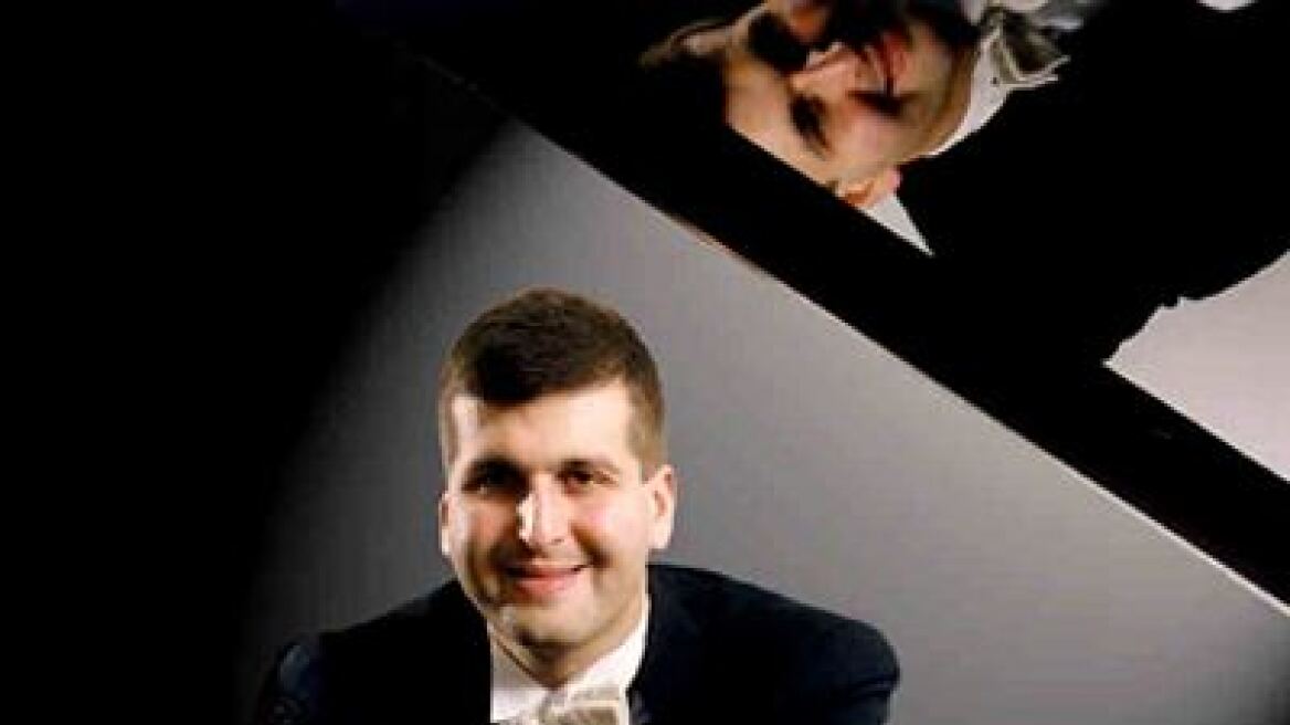 Ο μεγάλος πιανίστας Δημήτρης Σγούρος στο Μέγαρο Μουσικής