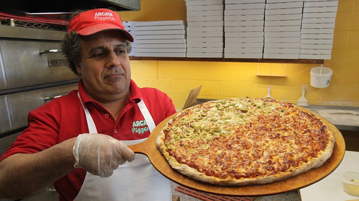 Καναδάς: Πλήρωσαν 98 ευρώ για delivery πίτσας 2.400 χλμ. μακριά από το σπίτι τους!